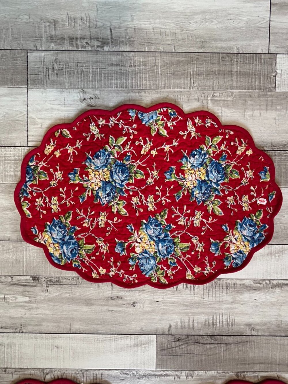 4 NWT April Cornell Red Viola Rose Oval Placemats 15" x 21"